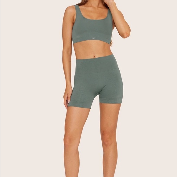 Set Active Bike Shorts - Picture 1 of 5